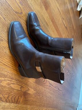 Journee Collection Brown Ankle Boots size 7